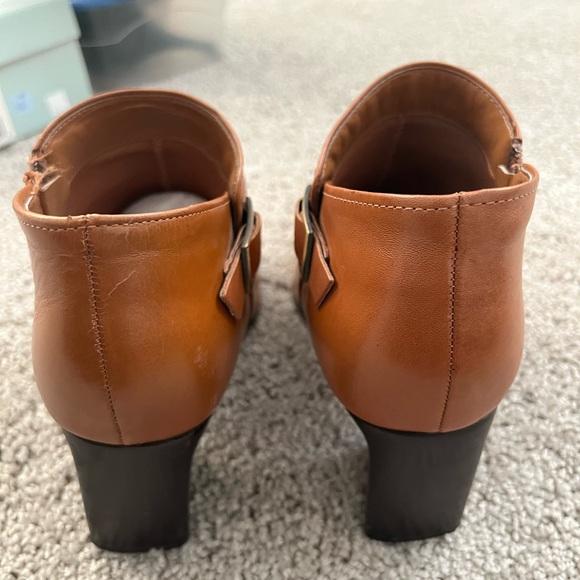 Stylish booties - Picture 3 of 5